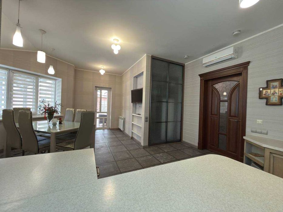 СПЕЦІАЛЬНА ПРОПОЗИЦІЯ/справді сімейний будинок 170м в центрі Гостомеля