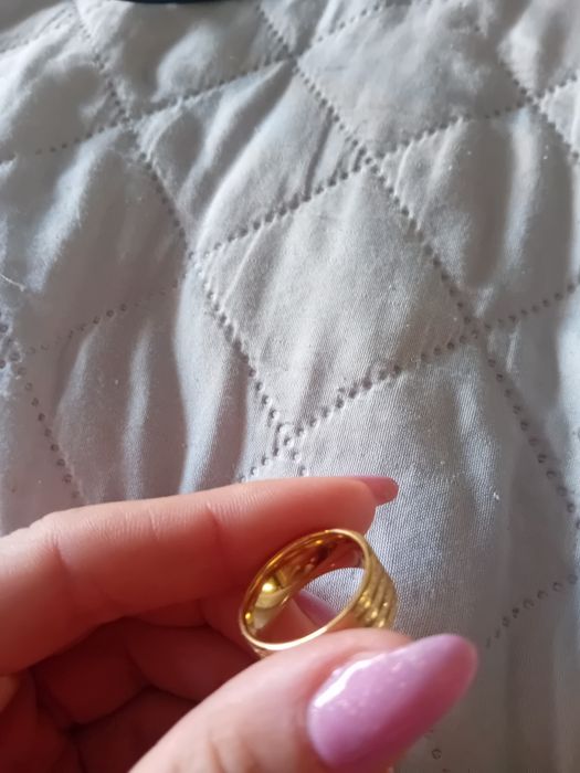 Złota obrączka, pierścionek