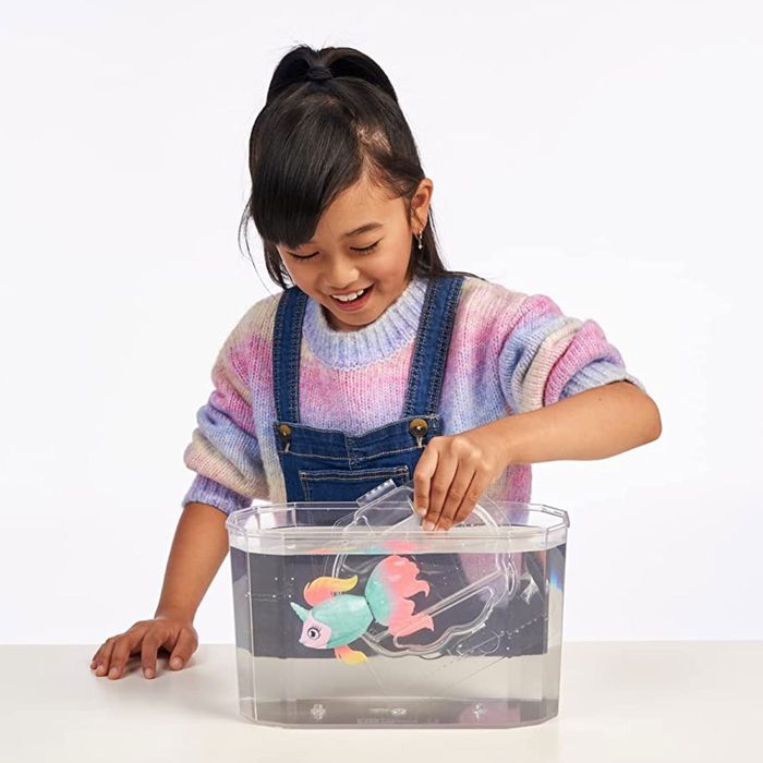 Інтерактивна рибка Little live pets Lil Dippers в акваріумі