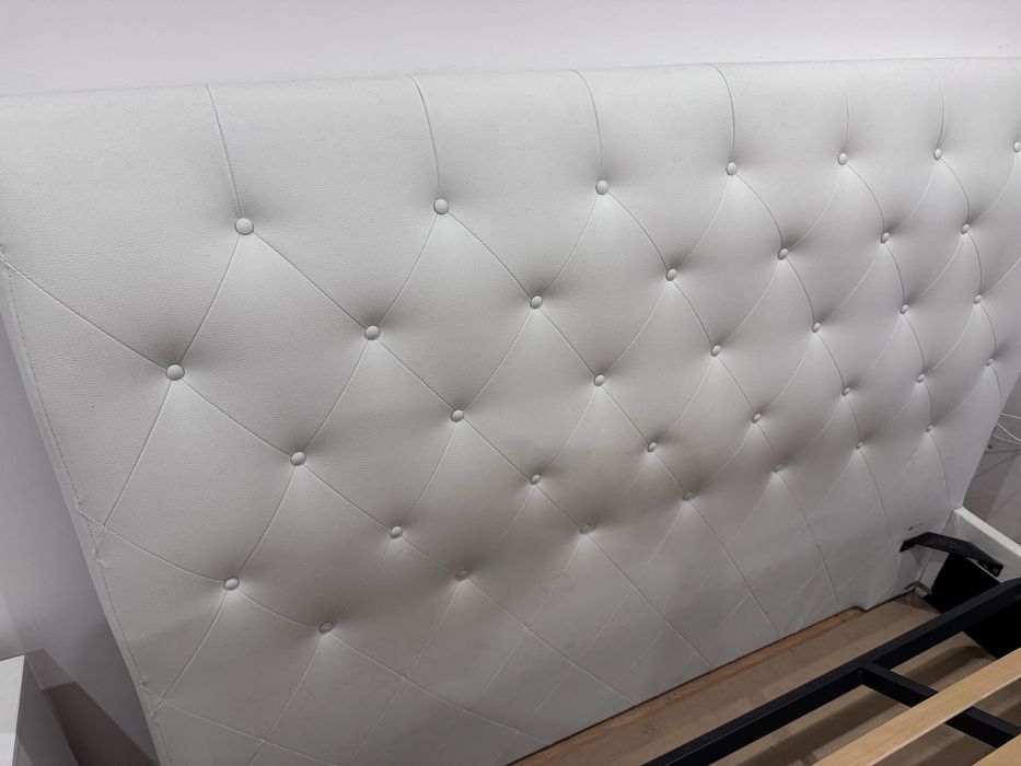 Cama com estrado elevatorio 200x160