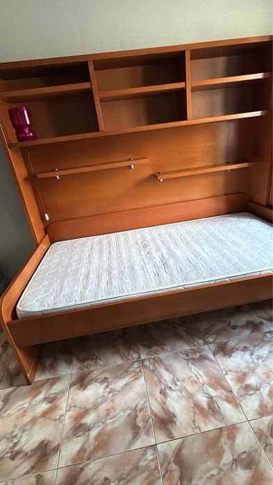 Duas Camas de Solteiro em Madeira com Estante estudio