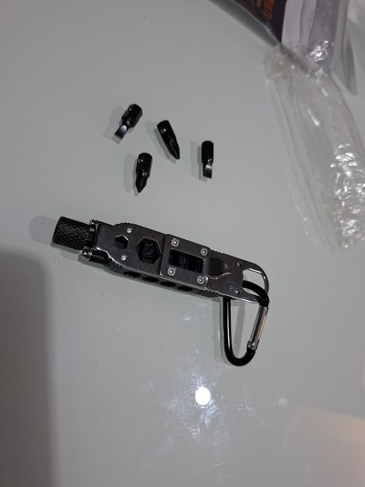 Mini wielofunkcyjny śrubokręt Qutdoor Edc Brelok do kluczy w kształcie