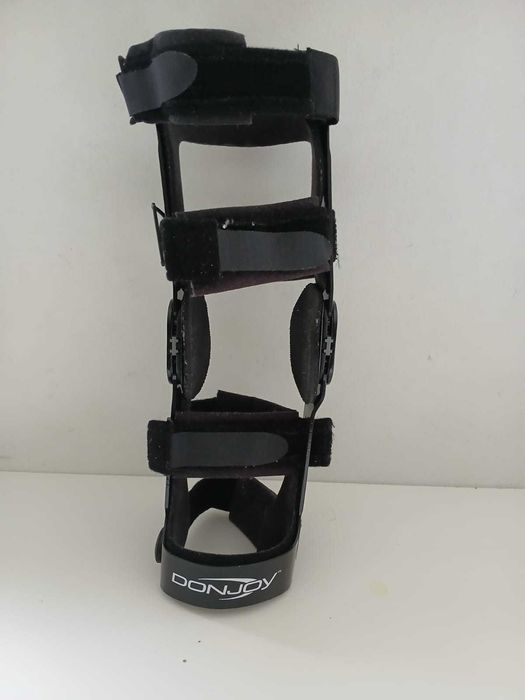 Orteza stabilizator kolana DONJOY 4 Titude rozmiar XS  Lewa nieuzywana
