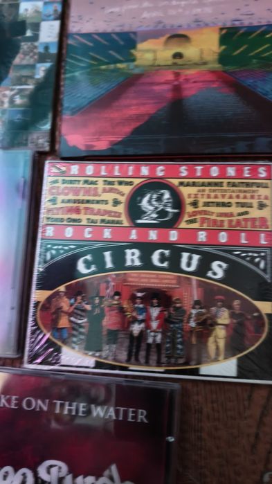 Conjunto de CDs 
Novos e Selados  nn
50€