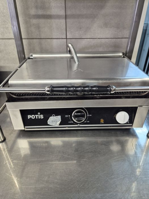 Grill kontaktowy Potis 2745 E