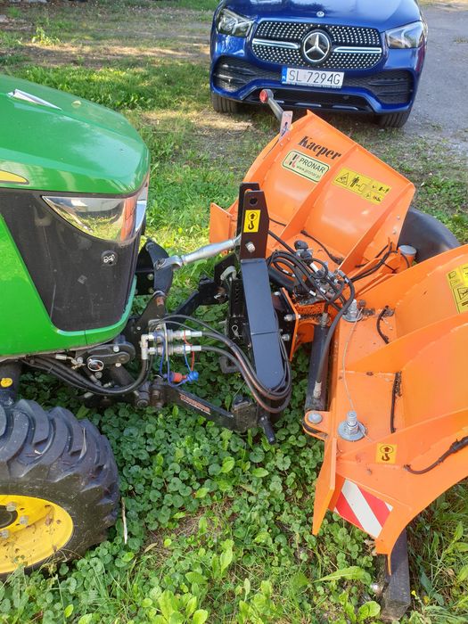John Deere 3038E - stan: jak nowy