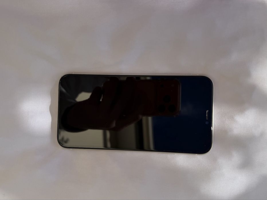 iPhone 11, branco, 128GB, sem garantia