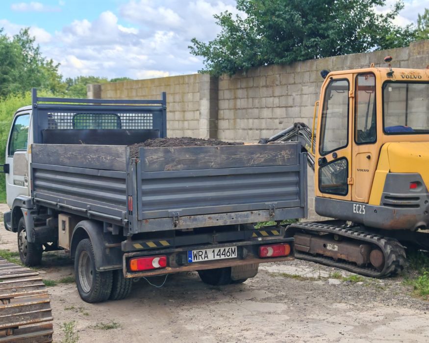 Nissan cabstar E wywrotka kat B. 2001 rok. wywrot 3stronny. zdrowa rama.