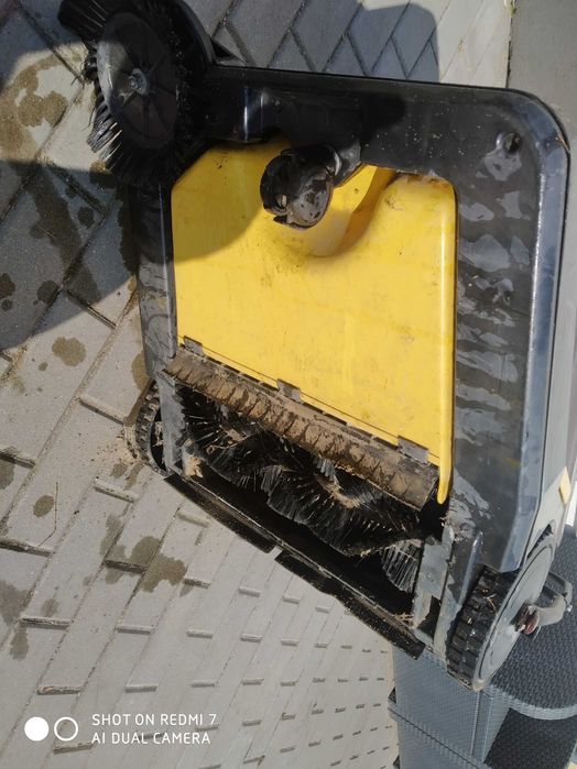 Zamiatarka KARCHER KM550