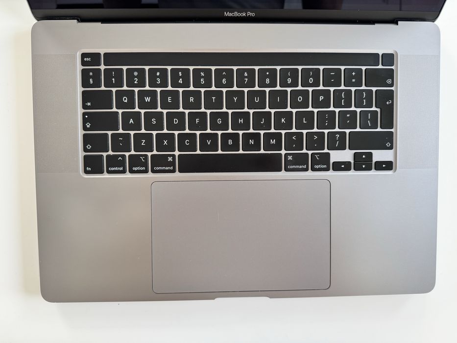 Apple MacBook Pro 16”