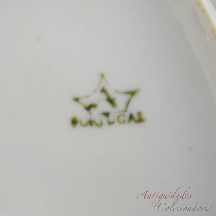 Cinzeiro forma de coração porcelana Artibus com decoração de paisagem