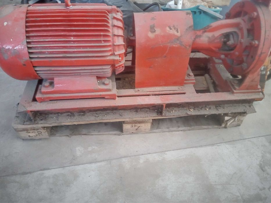 Motor trifásico de água