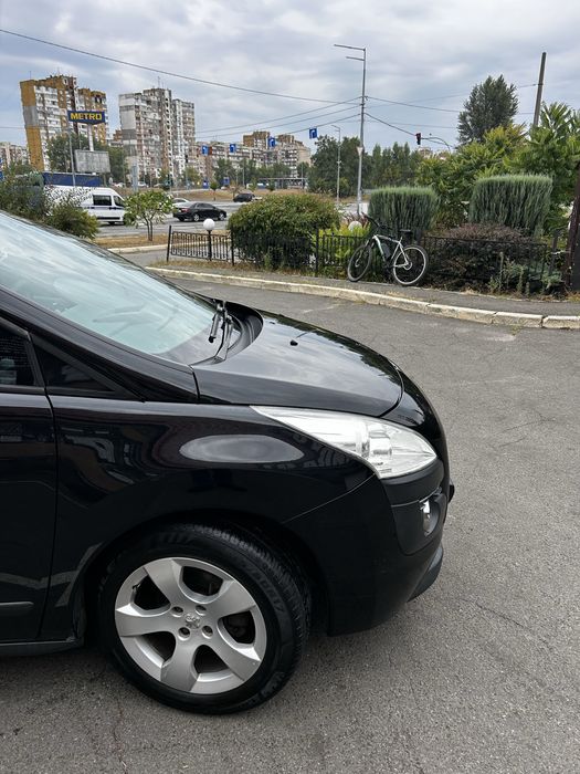Продам Пежо 3008 1.6 HDI 2011