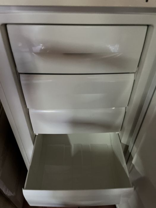 Продам морозилку Ardo