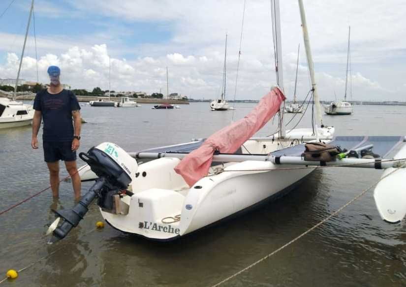Barco vela trimaran virus magnum 21 motor yamaha 4T 4CV atrelado