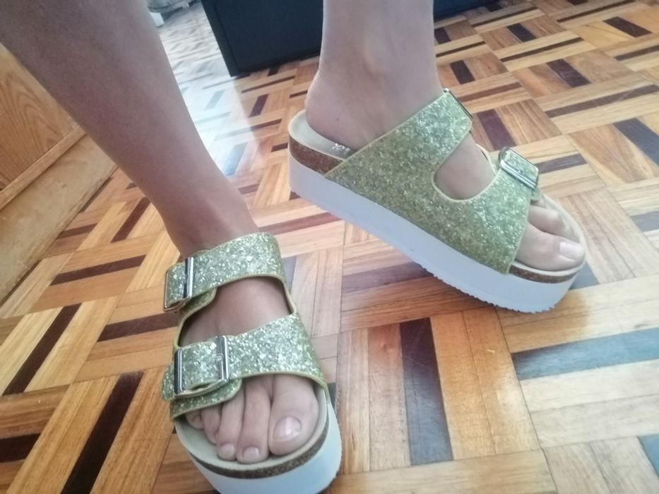 Sandália/chinelo brilhantes dourados Seaside Novo 37