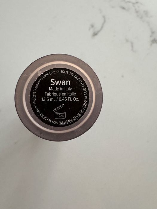 Too faced / Born this Way / korektor - Swan 13.5 ml