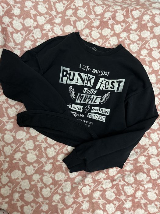 Кофта черная.