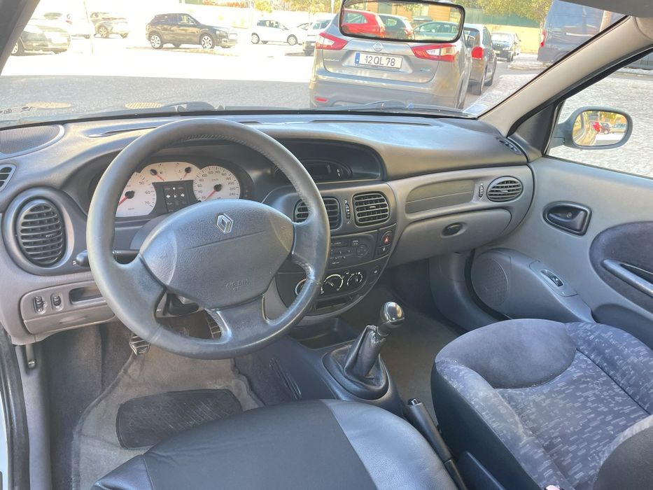 Renault Megane Coupé 1.4i Ano 2000/06