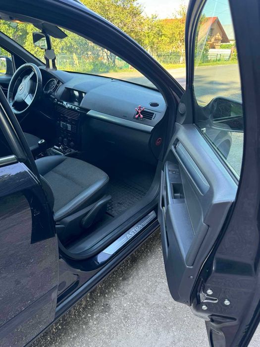 Авто Опель Астра