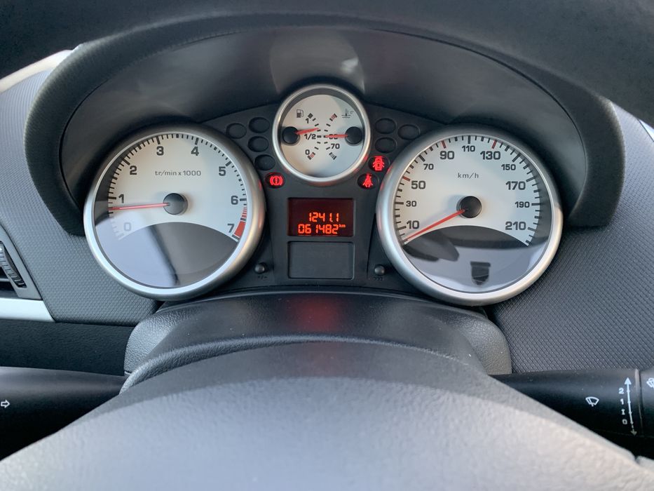 Peugeot 207 95 cv/ 61 mil kms/ 1dono/ motor corrente-IRREPREENSIVEL