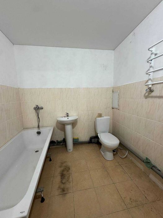 1к, Виставка, вул. Трудова Площа 60 м², 1/9 поверх Ремонт на 90%  Новобудова 2020 року.