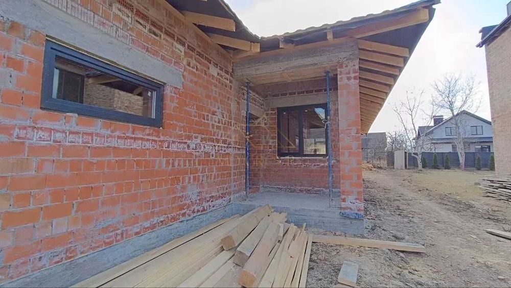 Продається одноповерховий будинок в Крихівцях