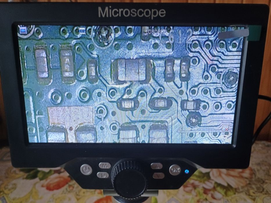 Mikroskop cyfrowy HD LCD 7" 12mp 1200X statyw