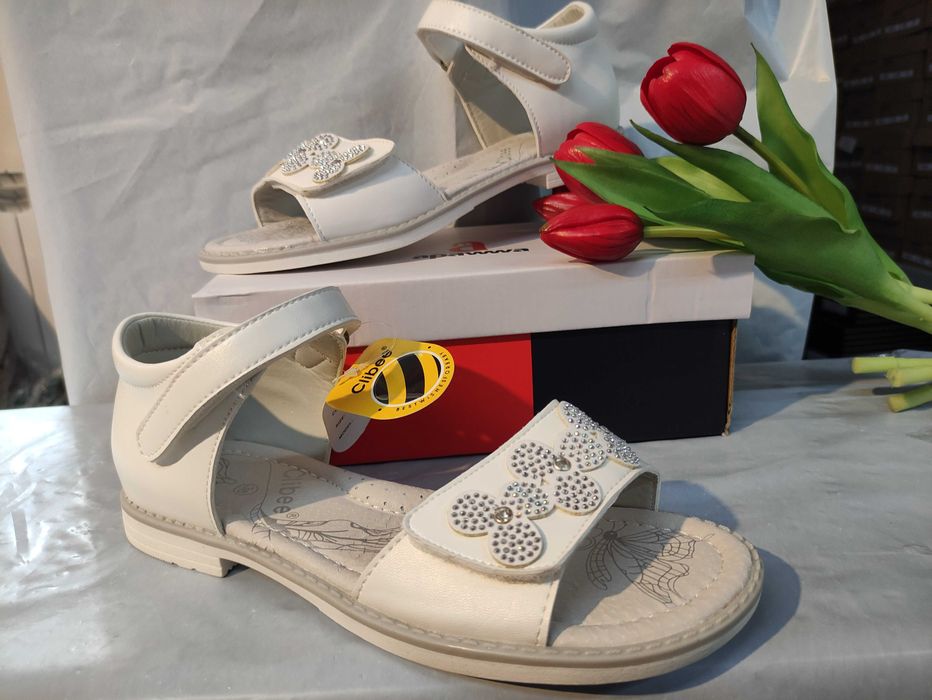 Nowe sandały Clibee białe wkł skóra naturalna regulowane pasek rzep kwiat cyrkonie regulacja pięta komunia wesele 36 23,5 cm