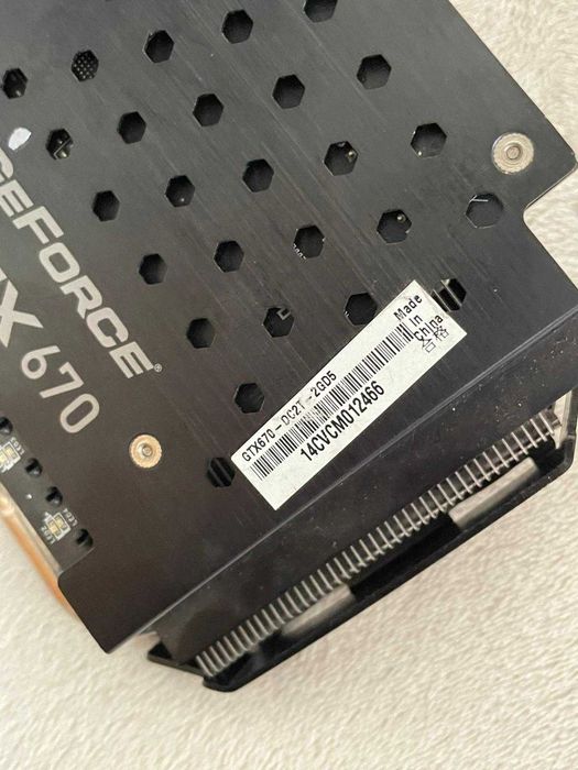 Placa Gráfica Nvidia GTX 670 2GB Asus 2 Ventoinhas