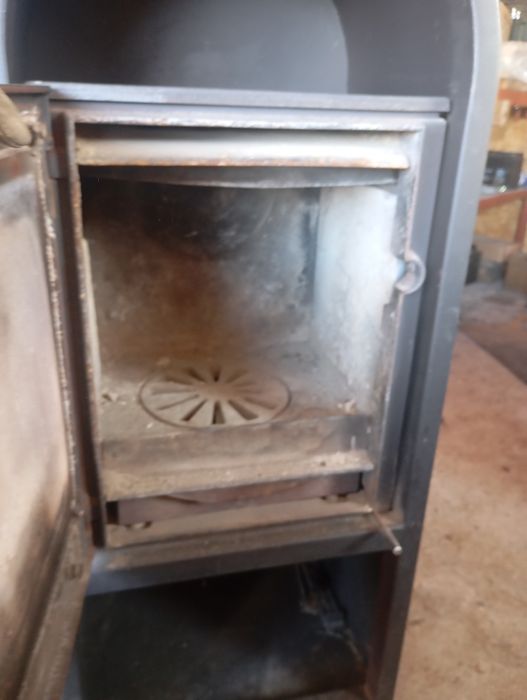 Żeliwny Piecyk kominek koza