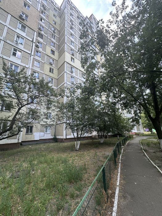 Продам 2к квартиру 56м2, вул. Ревуцкого 18. Позняки, Харківська