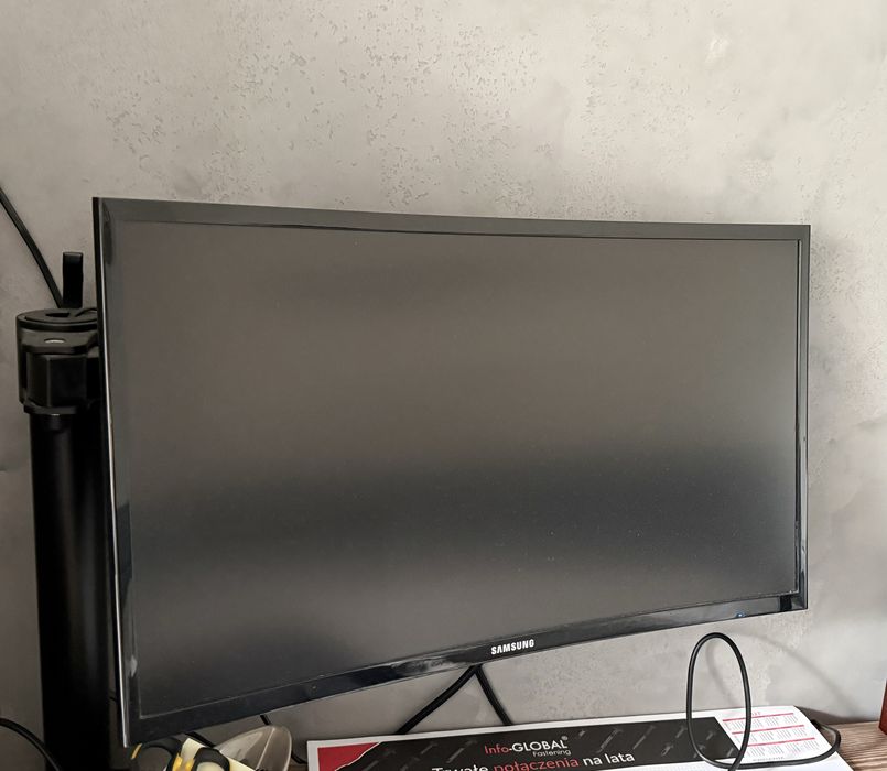Monitor Samsung Curved 24” C24F390FHU | Full HD | HDMI