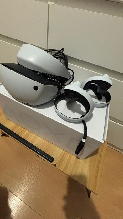 Vendo óculos vr2 da Ps5 com dois comandos originais com menos de 8 meses de uso