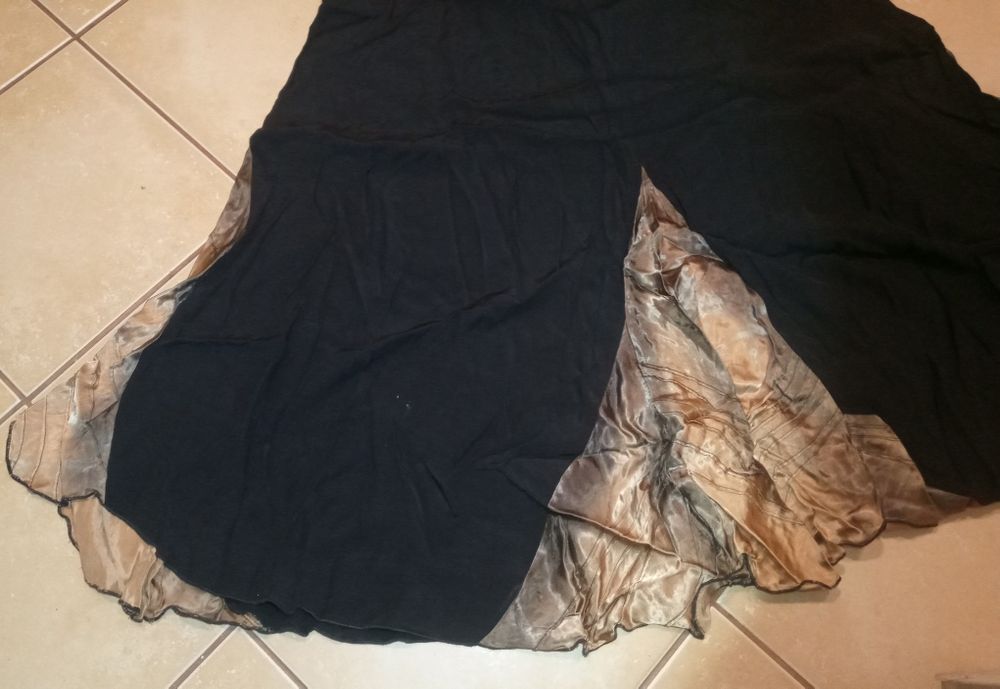 Czarna sukienka hiszpańska. 50