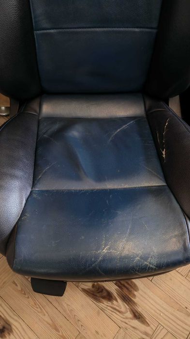 Bancos VW Golf IV desportivos preto/azul em pele/napa