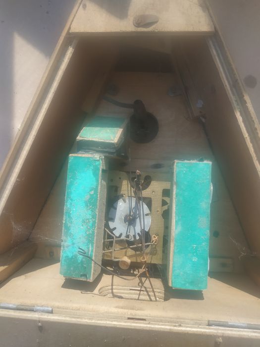 Продам часы с кукушкой под реставрацию