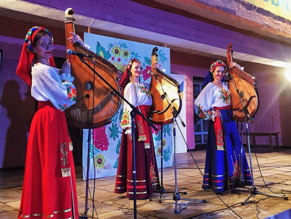 Жива музика на новий рік, Різдво, новорічні свята, бандуристи