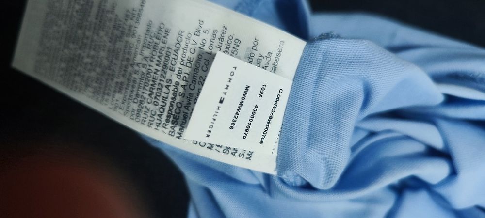 T-shirt Tommy tamanho M cor azul bebé