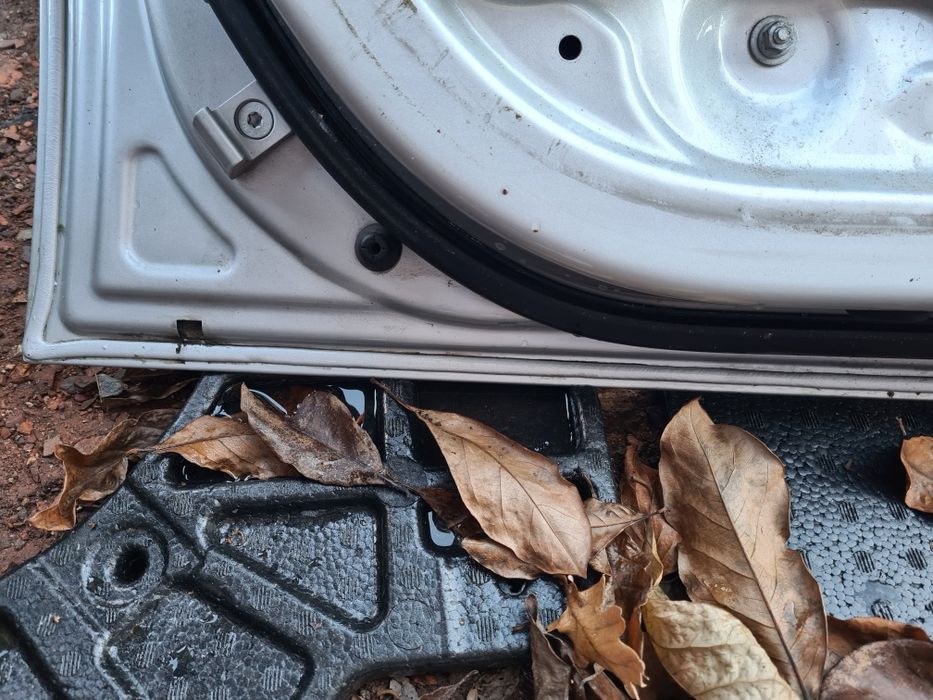 Przednie lewe drzwi BMW e90 sedan E91 kombi srebrne 353