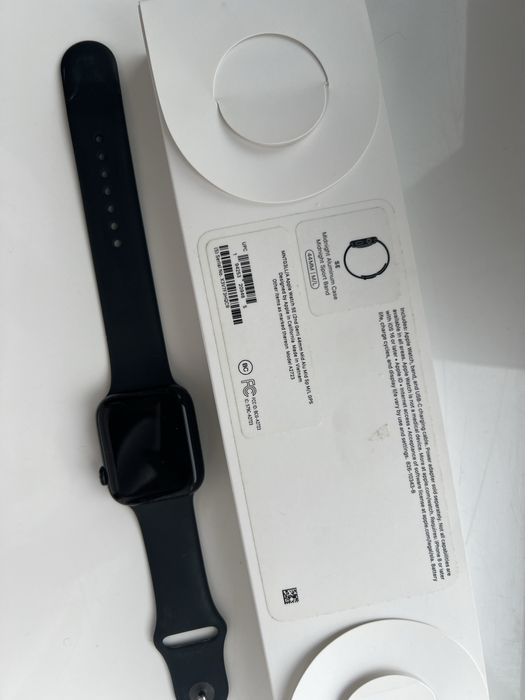 Apple watch SE ( 2nd Gen ) 44mm M/L