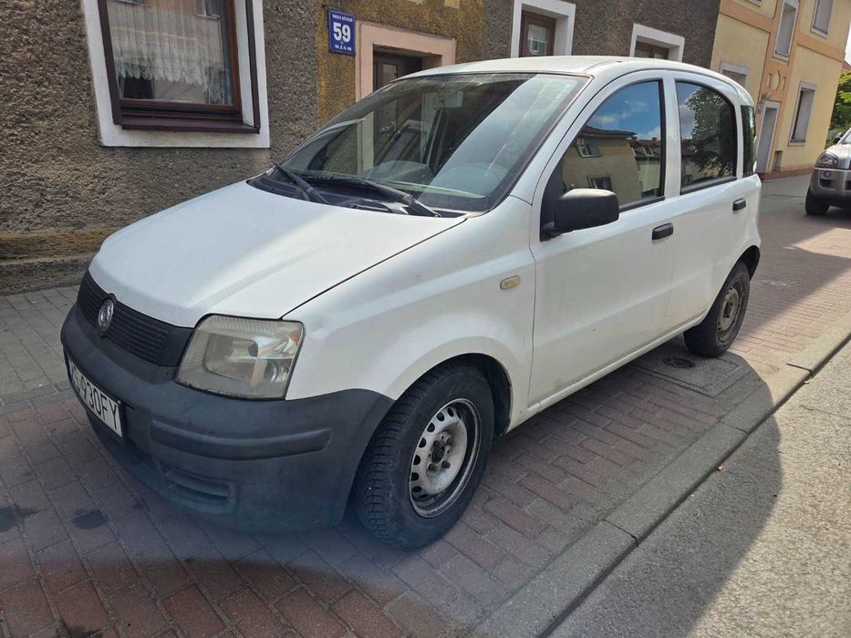Syndyk sprzeda samochód Fiat Panda, rok produkcji 2003
