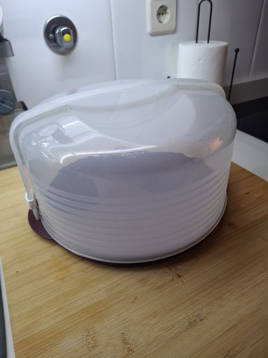Boleira alta e redonda da tupperware como nova