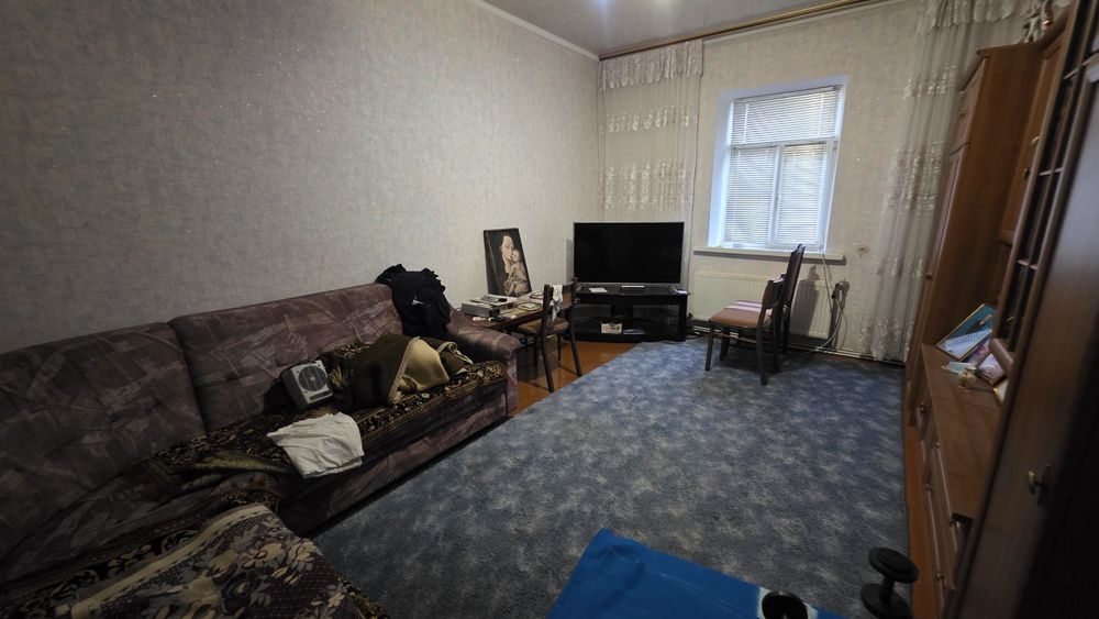 ЦЕНТР!! Будинок 205 кв.м. на 2 ходи +2  ГАРАЖІ  та   БАНЯ на 12 сотках