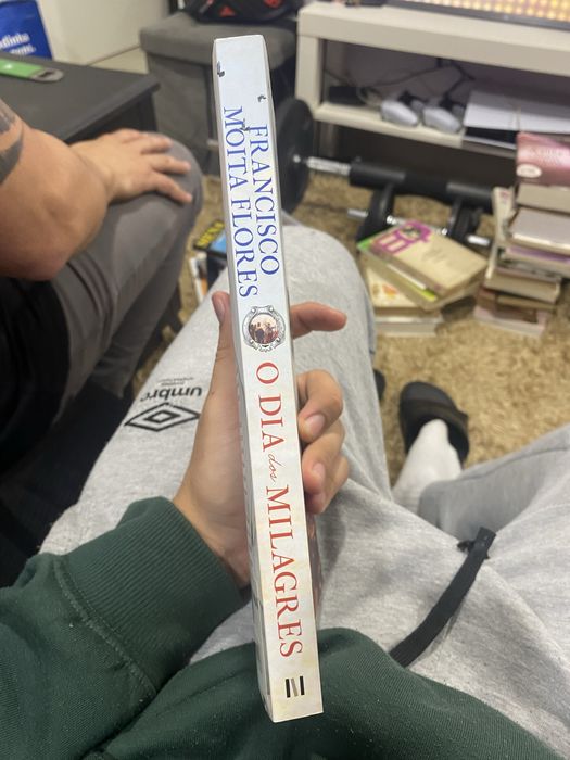 Livro “o dia dos milagres”