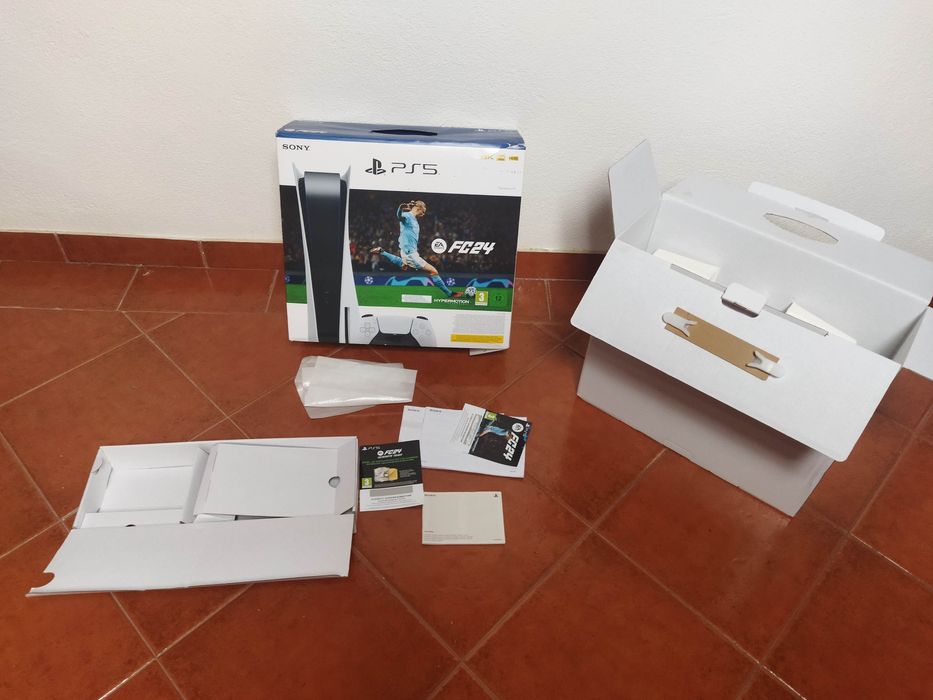 Caixa apenas caixa com manuais da consola Sony PS5 PlayStation 5