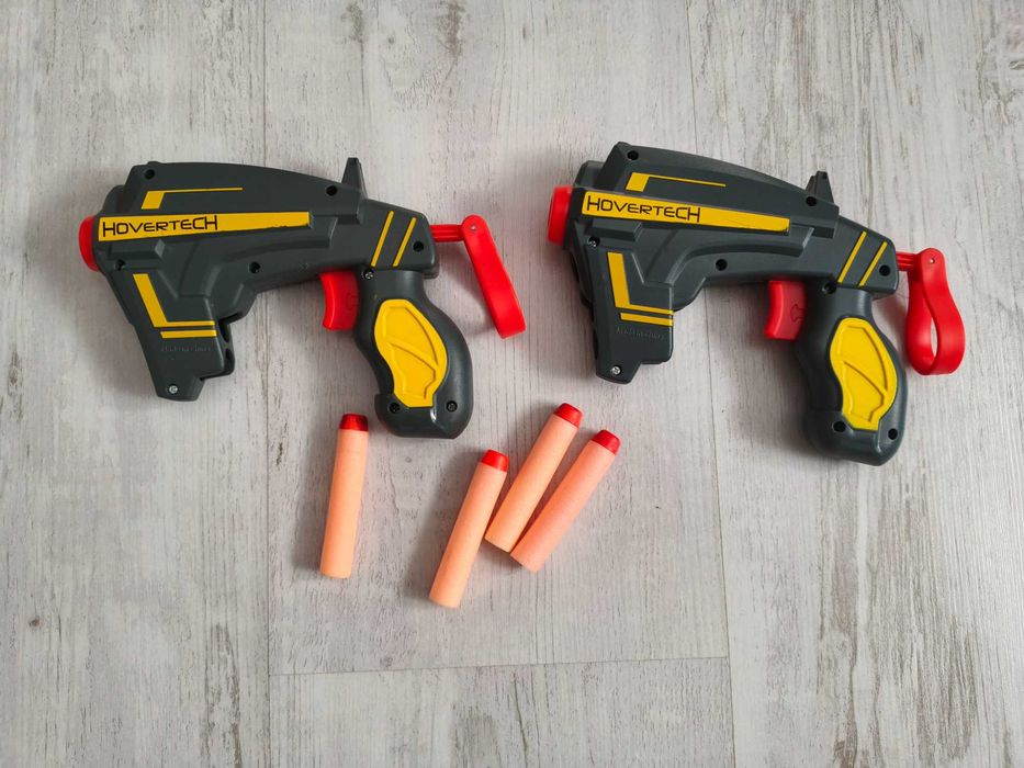 Zabawkowe pistolety na strzałki podobne do NERF
