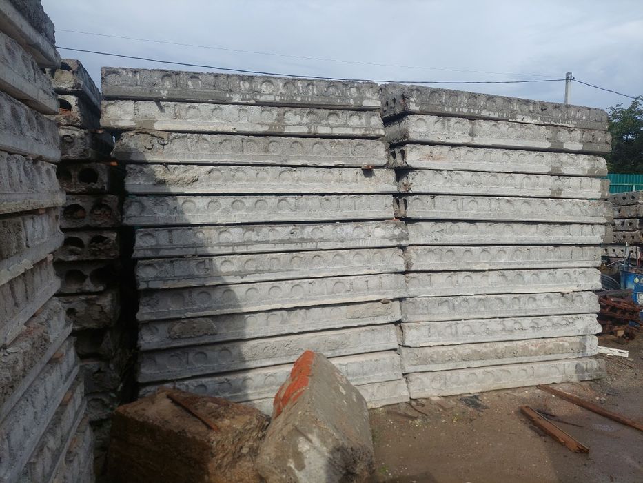 Плити перекритя ,пустотілі.