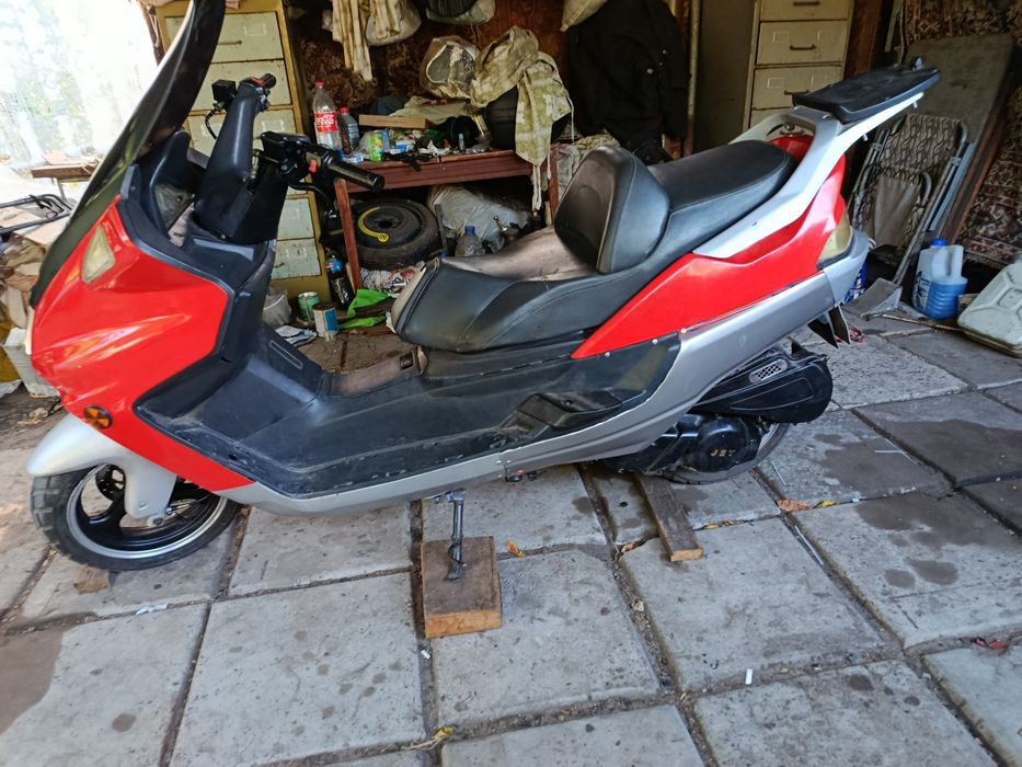 Продам макси скутер 250