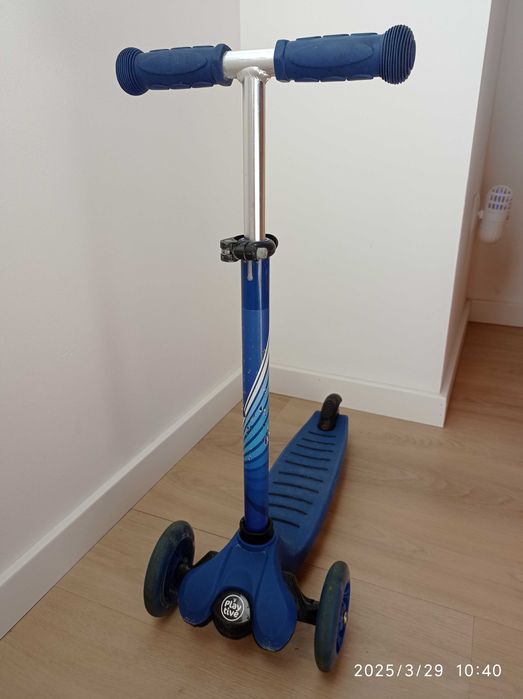 Trotinete com LED para criança